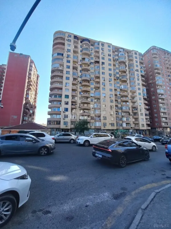 Satılır 3 otaqlı mənzil 120 m²
