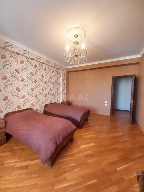Satılır 3 otaqlı mənzil 120 m²