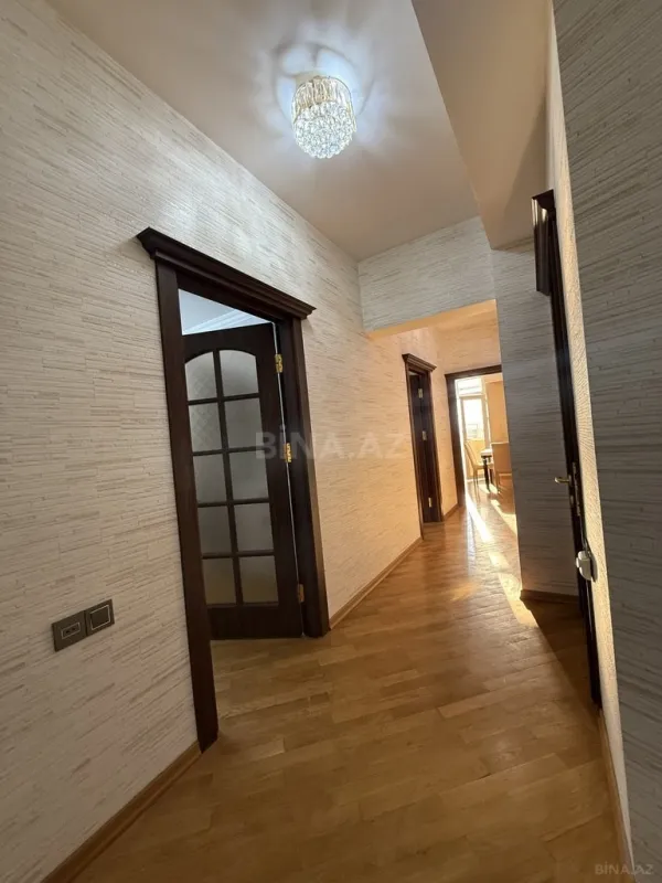 Kirayə verilir 3 otaqlı mənzil 130 m²
