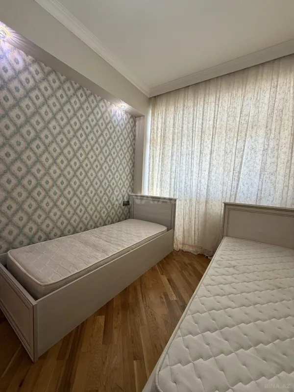 Kirayə verilir 3 otaqlı mənzil 130 m²