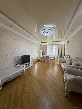 Kirayə verilir 3 otaqlı mənzil 130 m²