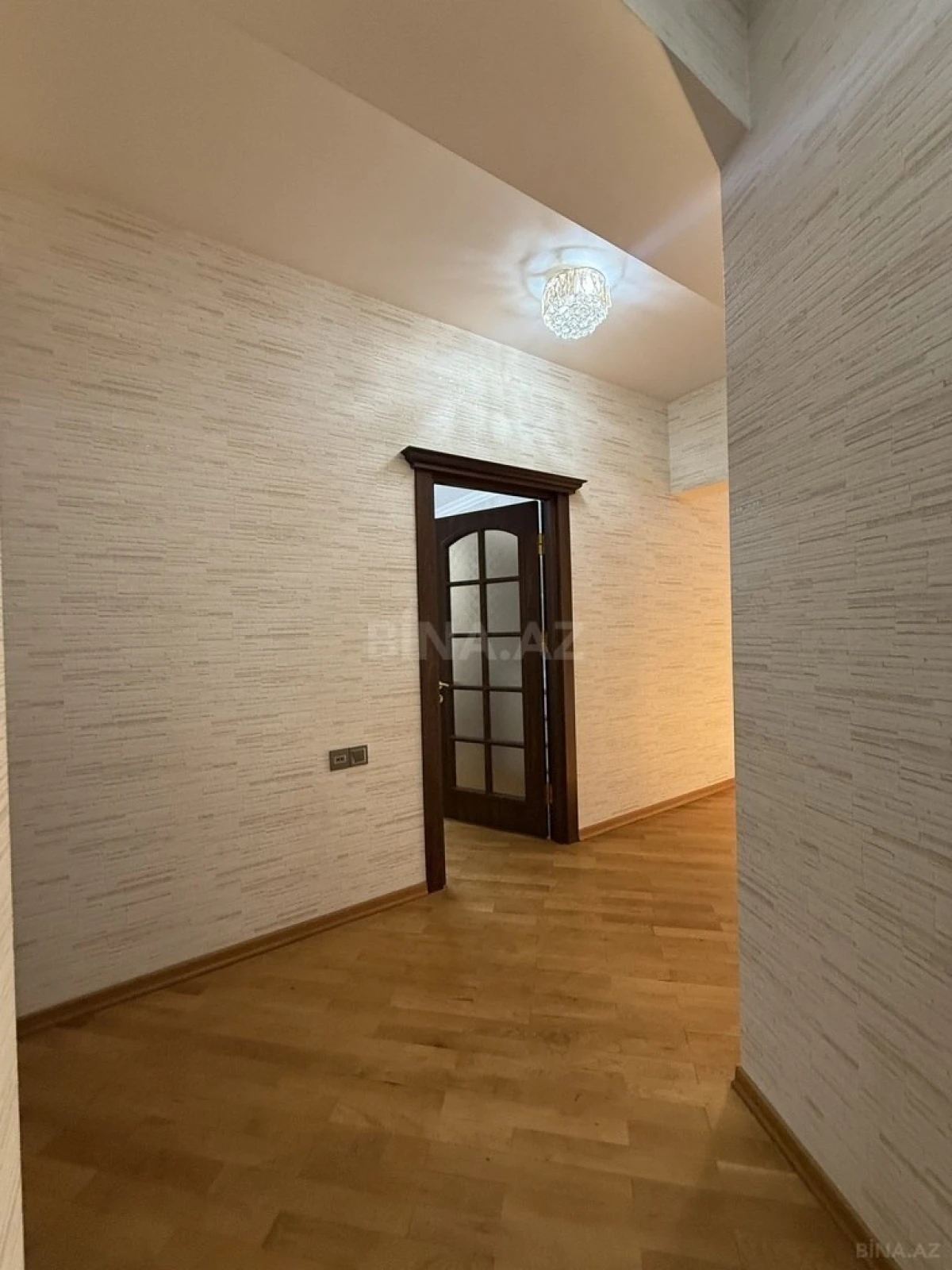 Kirayə verilir 3 otaqlı mənzil 130 m²