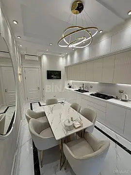 Satılır 4 otaqlı mənzil 185 m²