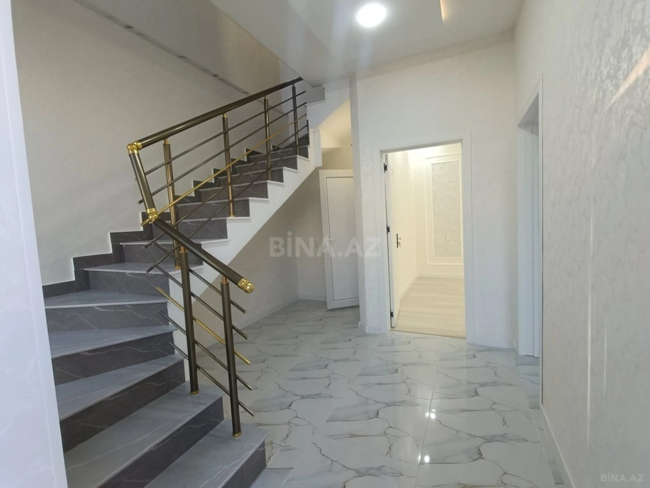 Satılır 4 otaqlı həyət evi 124 m²