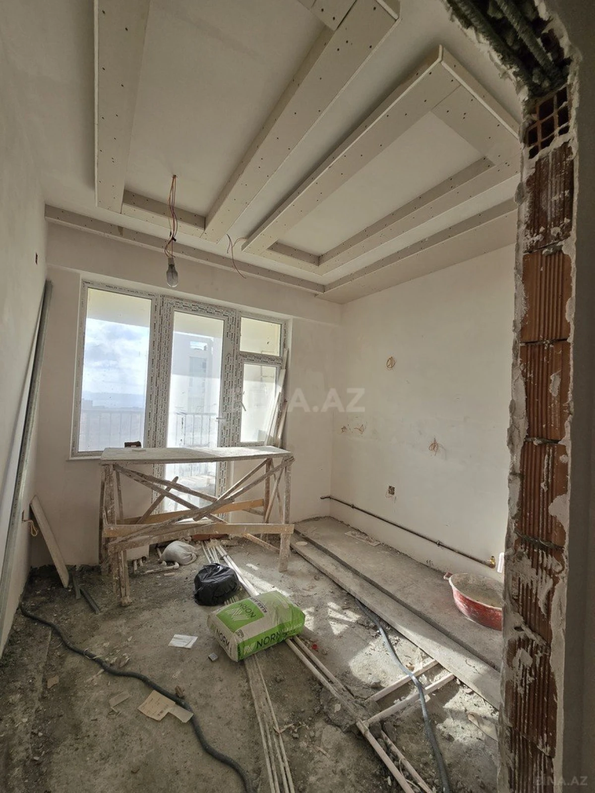 Satılır 3 otaqlı mənzil 96 m²