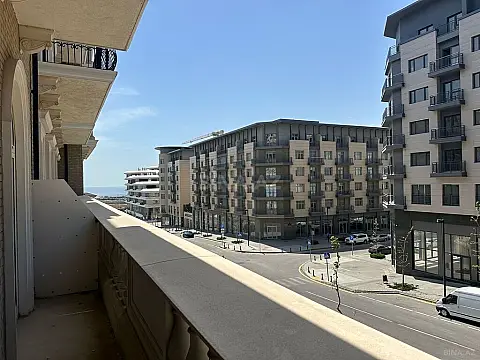 Satılır 3 otaqlı mənzil 106 m²