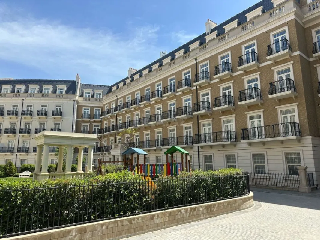 Satılır 3 otaqlı mənzil 106 m²