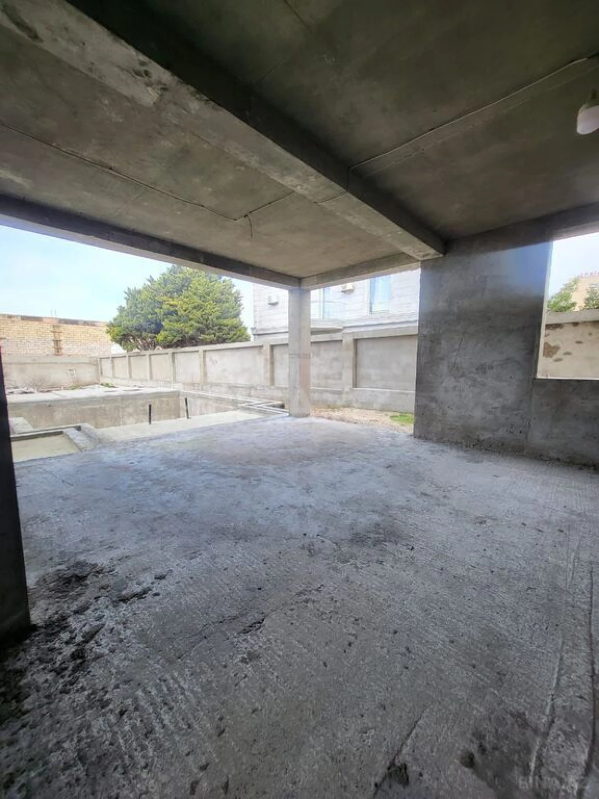 Satılır 8 otaqlı həyət evi 500 m²