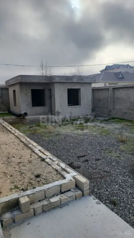 Satılır 8 otaqlı həyət evi 500 m²
