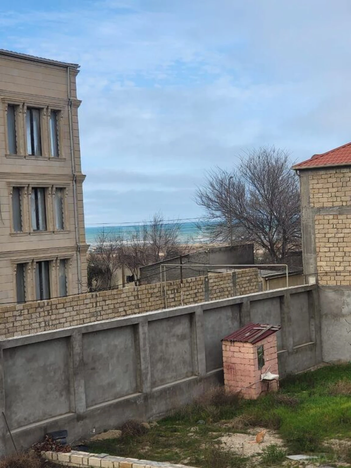 Satılır 8 otaqlı həyət evi 500 m²