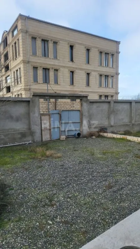 Satılır 8 otaqlı həyət evi 500 m²
