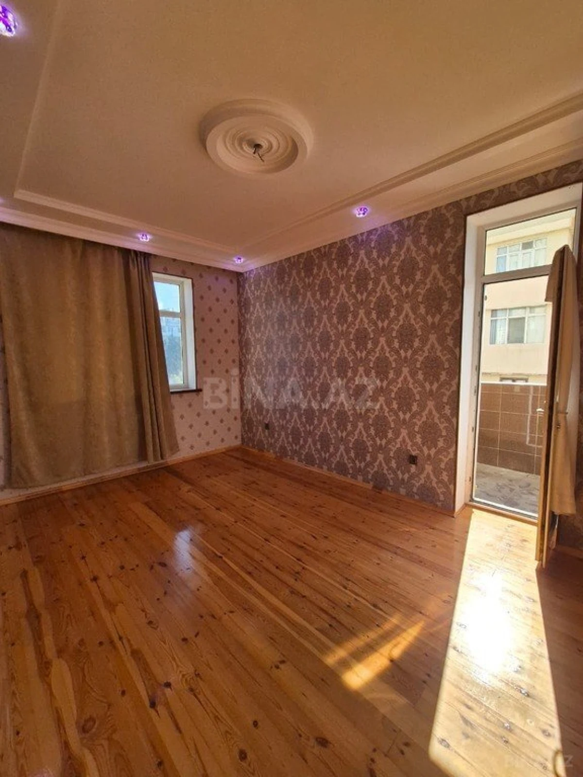 Satılır 2 otaqlı mənzil 80 m²
