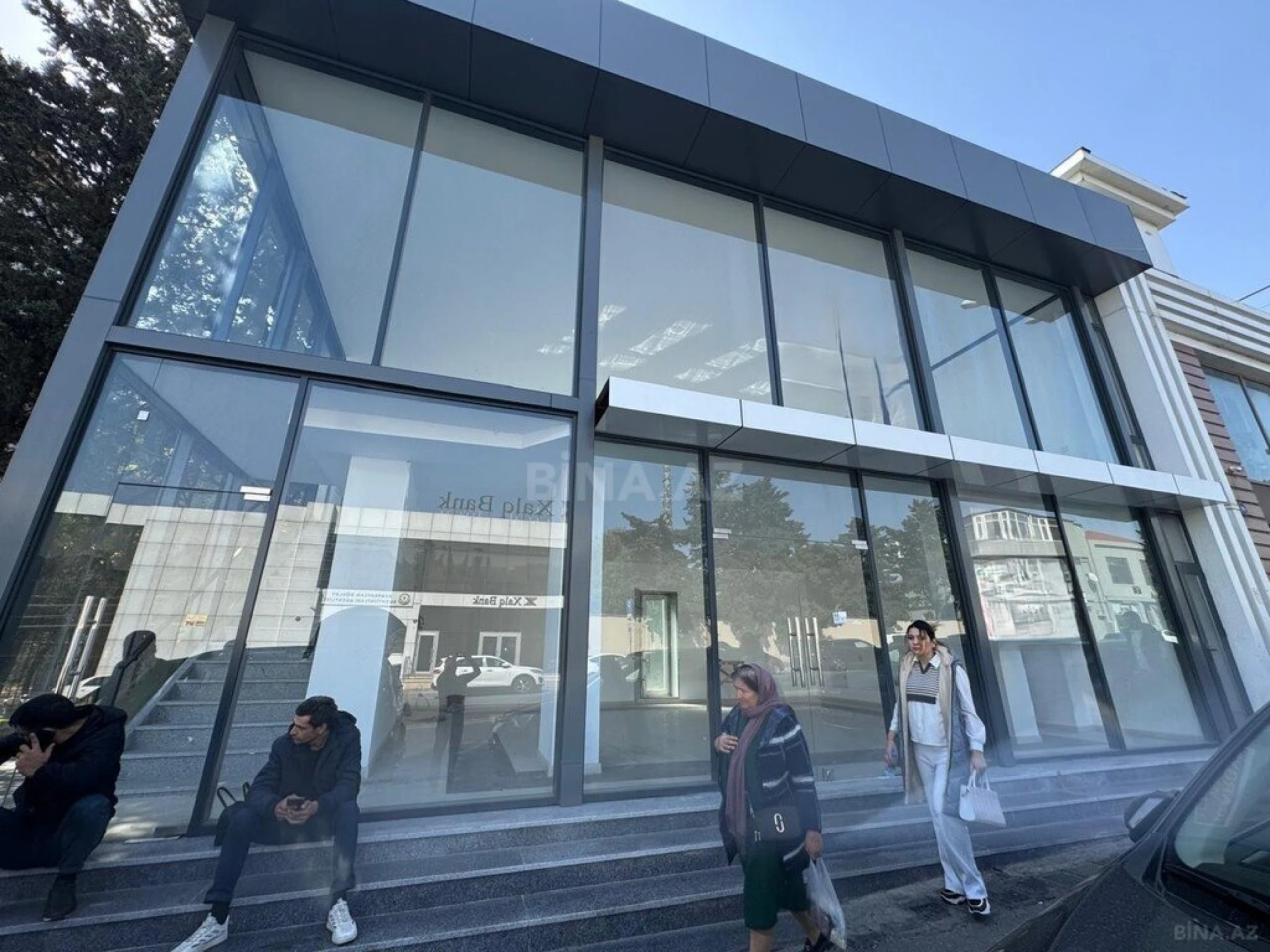 Satılır 2 otaqlı mənzil 180 m²