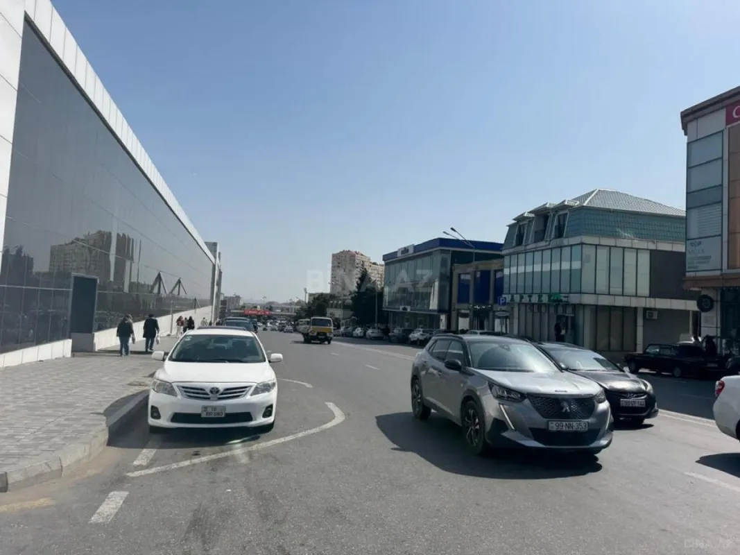 Satılır 2 otaqlı mənzil 180 m²