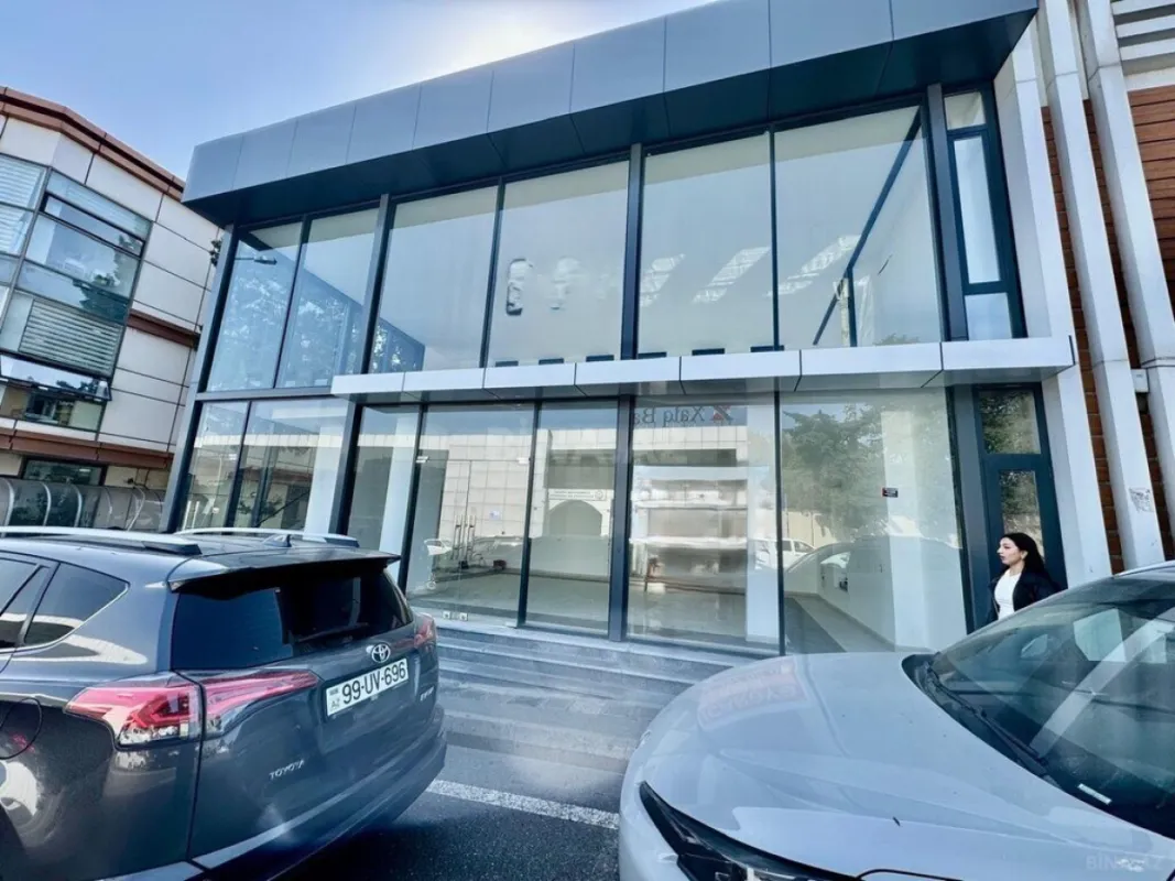 Satılır 2 otaqlı mənzil 180 m²