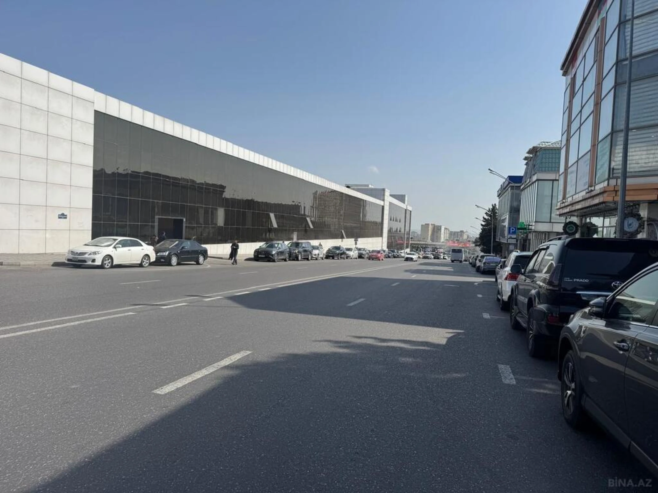 Satılır 2 otaqlı mənzil 180 m²