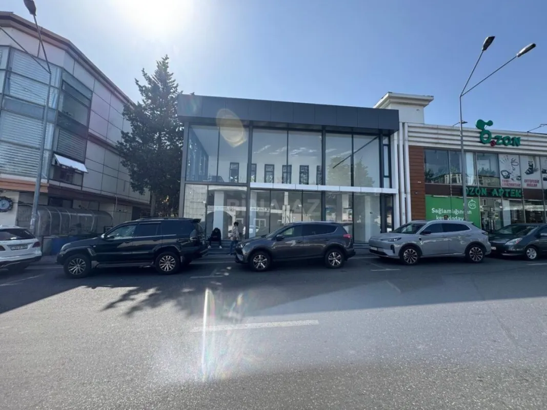 Satılır 2 otaqlı mənzil 180 m²