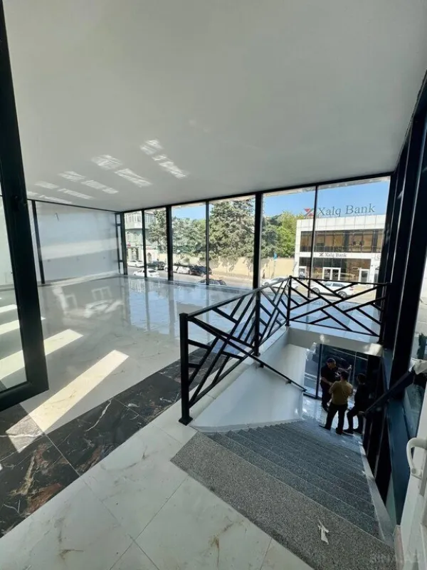 Satılır 2 otaqlı mənzil 180 m²