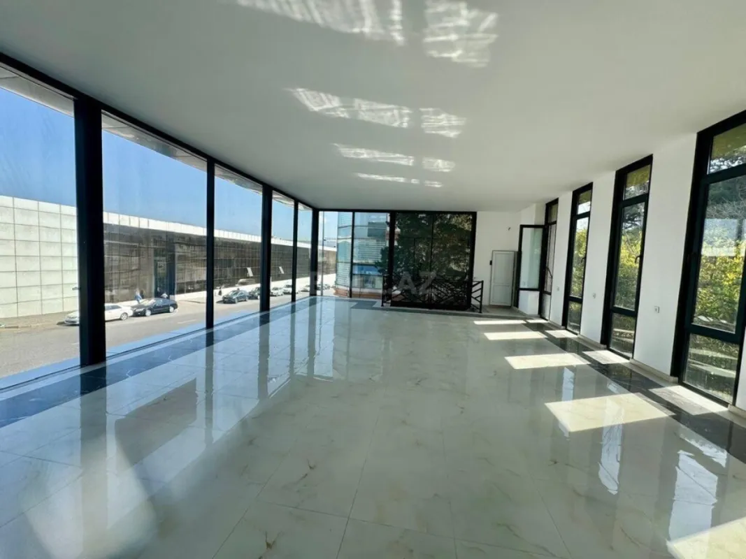 Satılır 2 otaqlı mənzil 180 m²