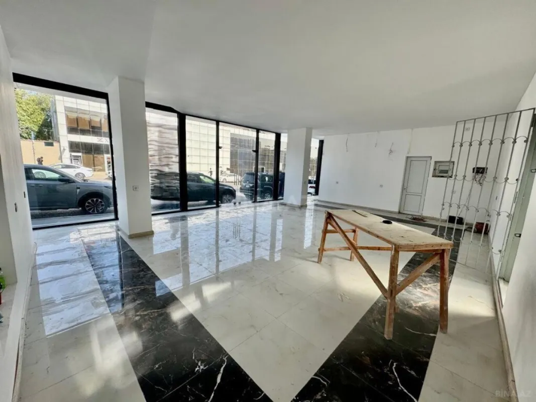 Satılır 2 otaqlı mənzil 180 m²