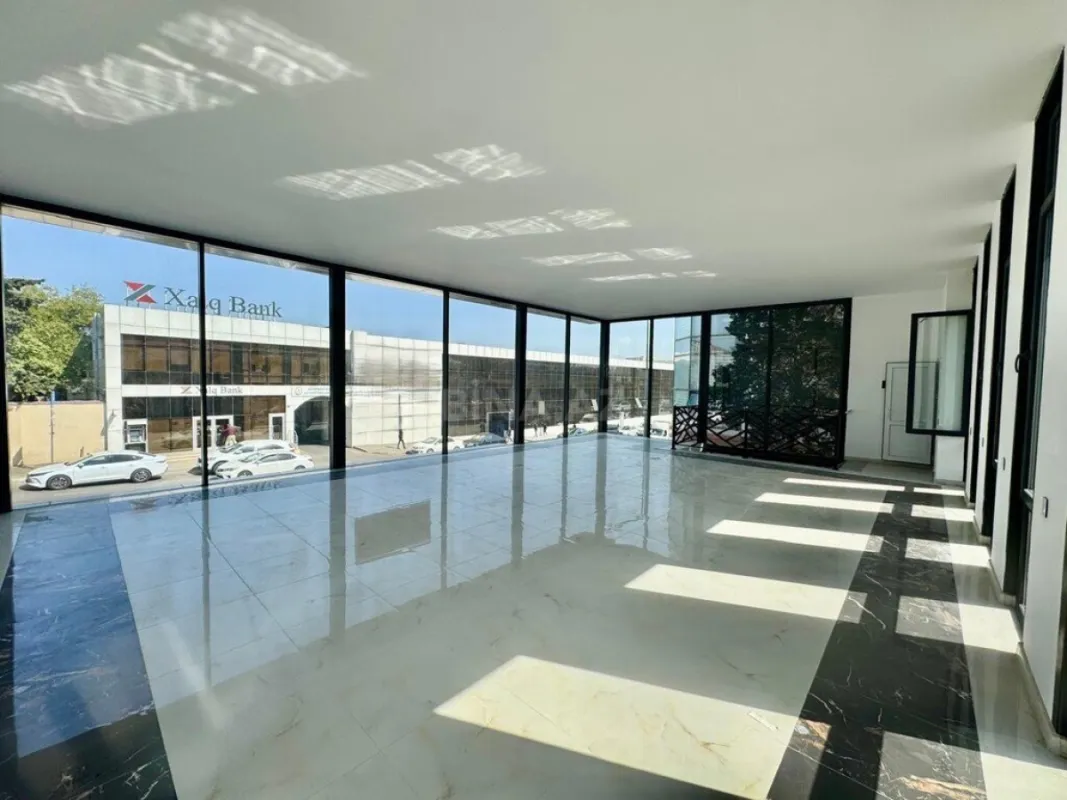 Satılır 2 otaqlı mənzil 180 m²