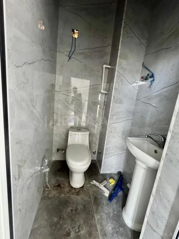 Satılır 2 otaqlı mənzil 180 m²