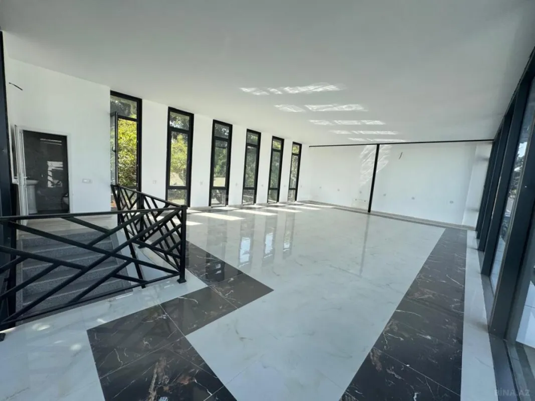 Satılır 2 otaqlı mənzil 180 m²