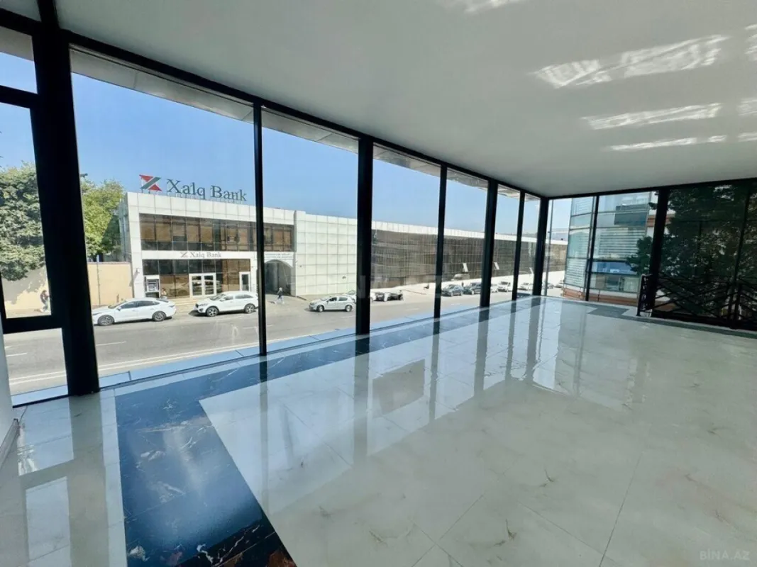 Satılır 2 otaqlı mənzil 180 m²