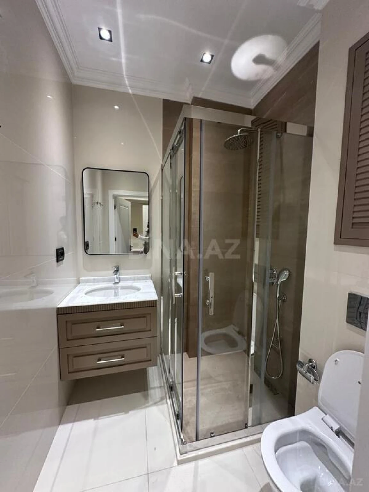 Kirayə verilir 3 otaqlı mənzil 130 m²