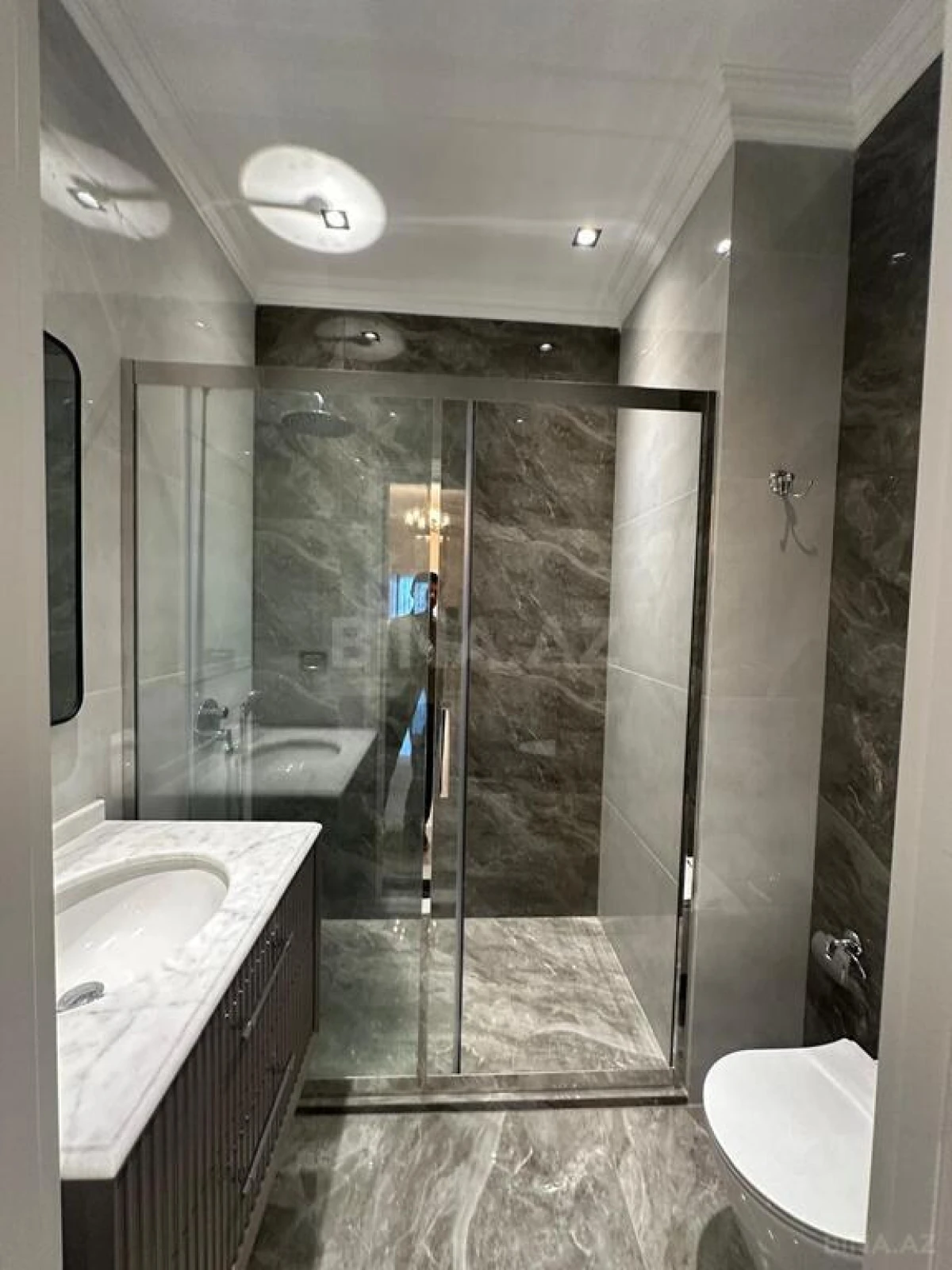 Kirayə verilir 3 otaqlı mənzil 130 m²