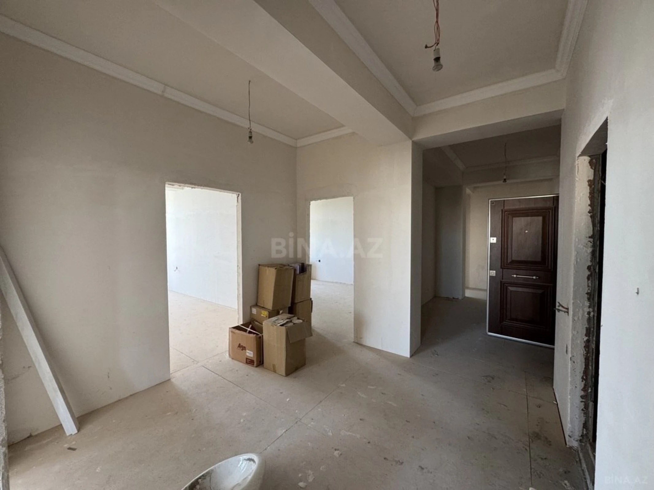 Satılır 4 otaqlı mənzil 165 m²