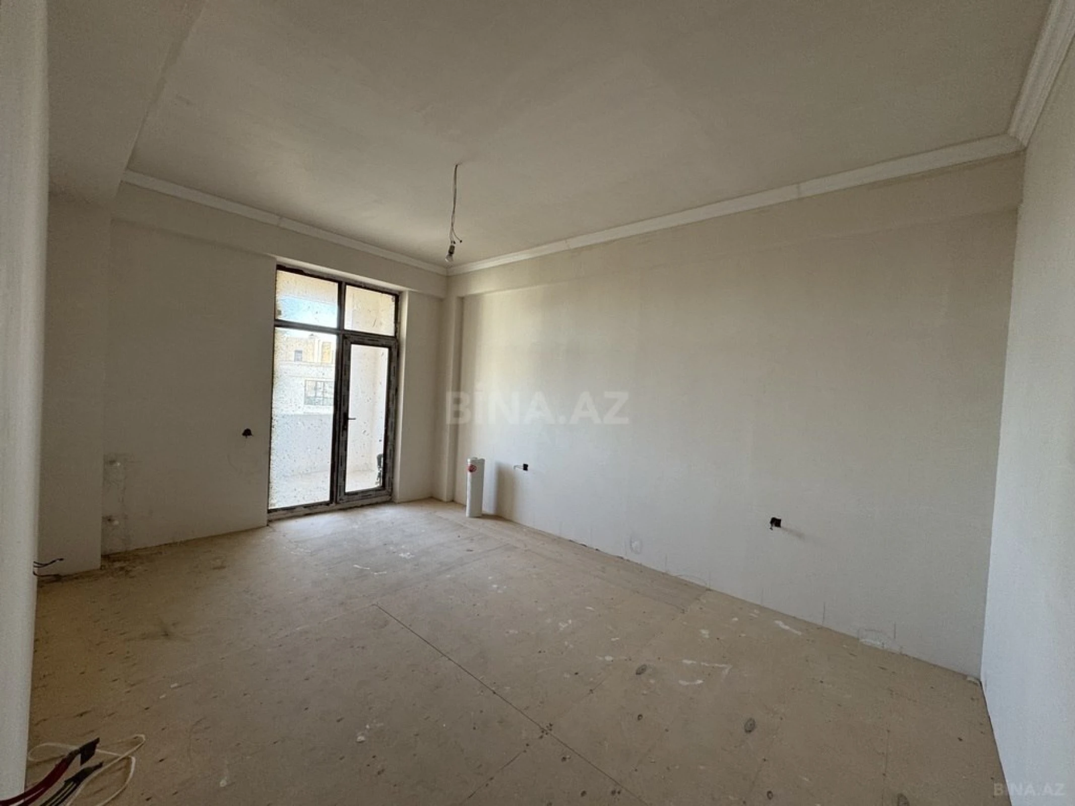 Satılır 4 otaqlı mənzil 165 m²