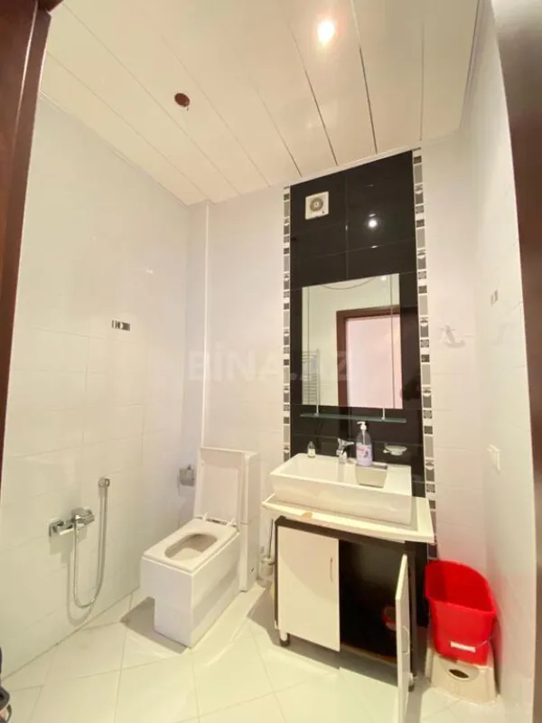 Kirayə verilir 4 otaqlı mənzil 220 m²