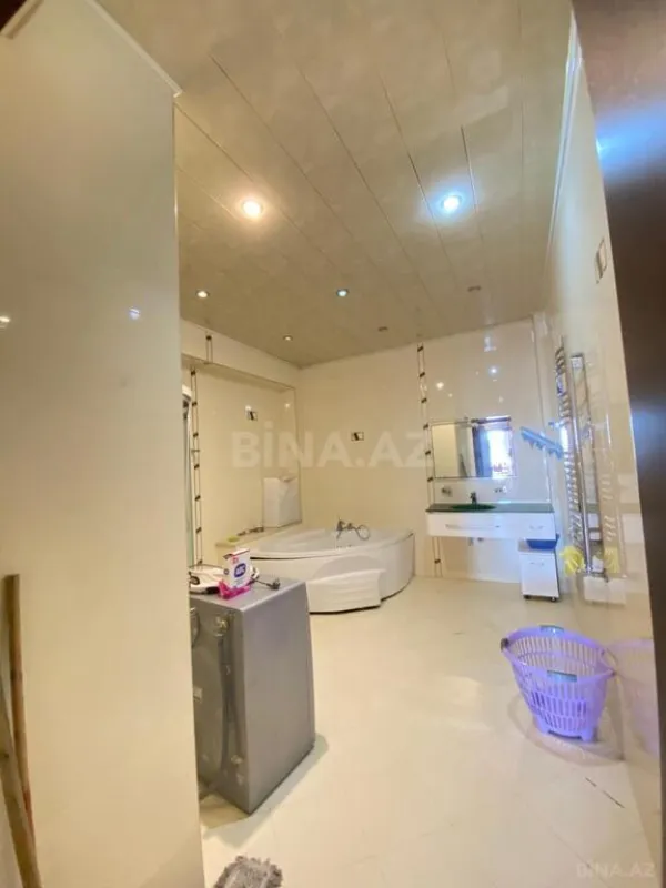 Kirayə verilir 4 otaqlı mənzil 220 m²