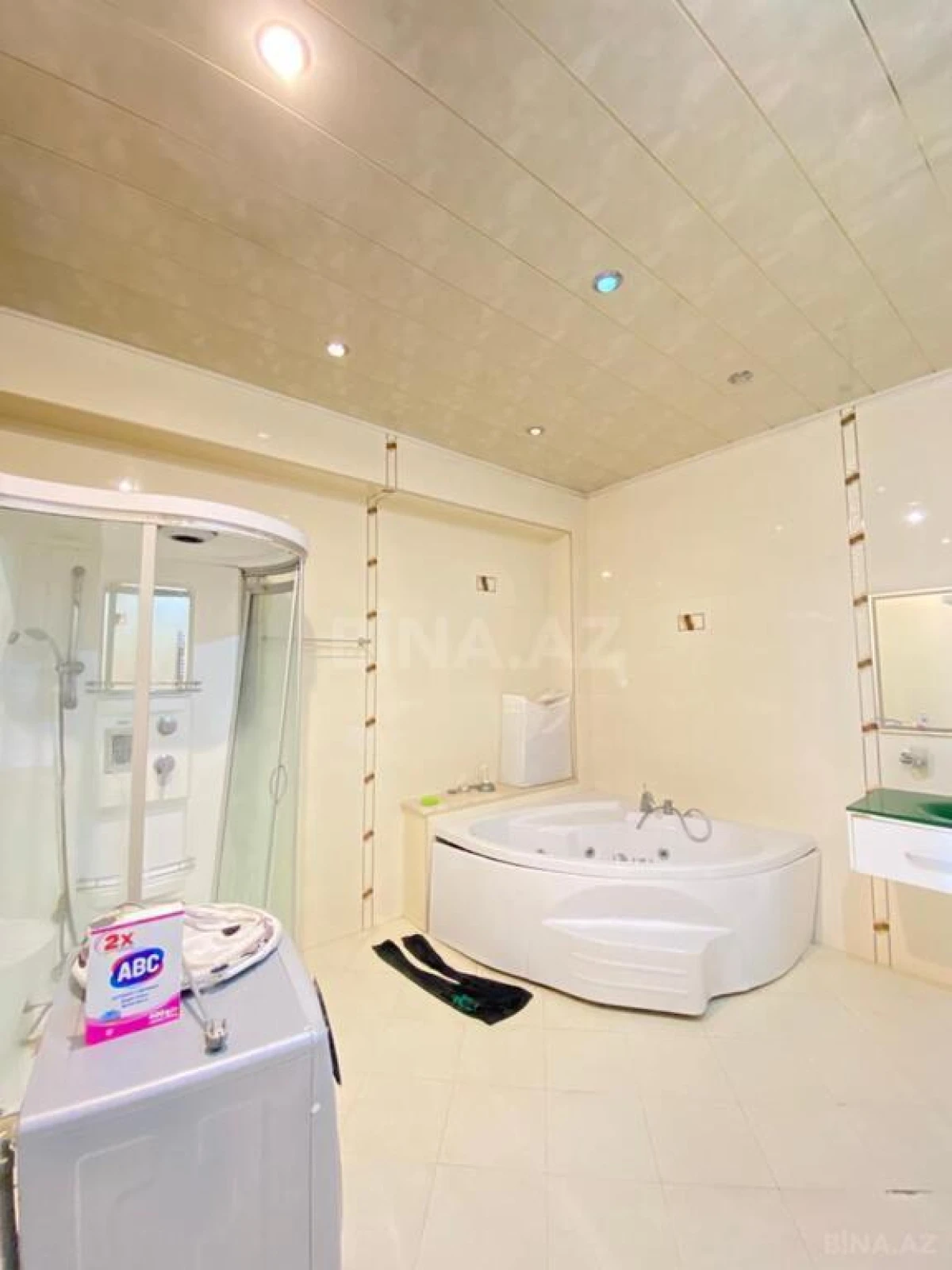 Kirayə verilir 4 otaqlı mənzil 220 m²