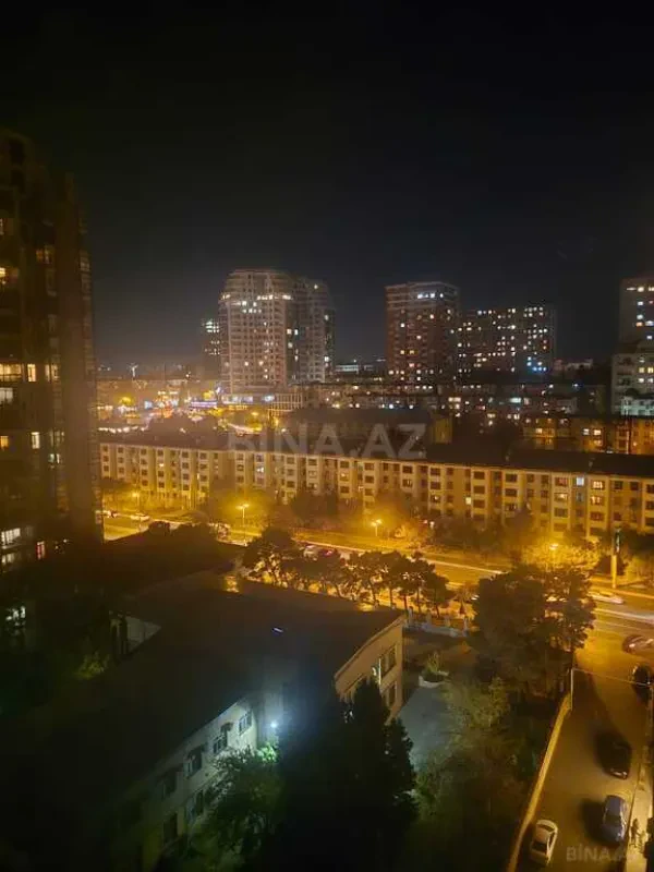 Kirayə verilir 6 otaqlı mənzil 271 m²
