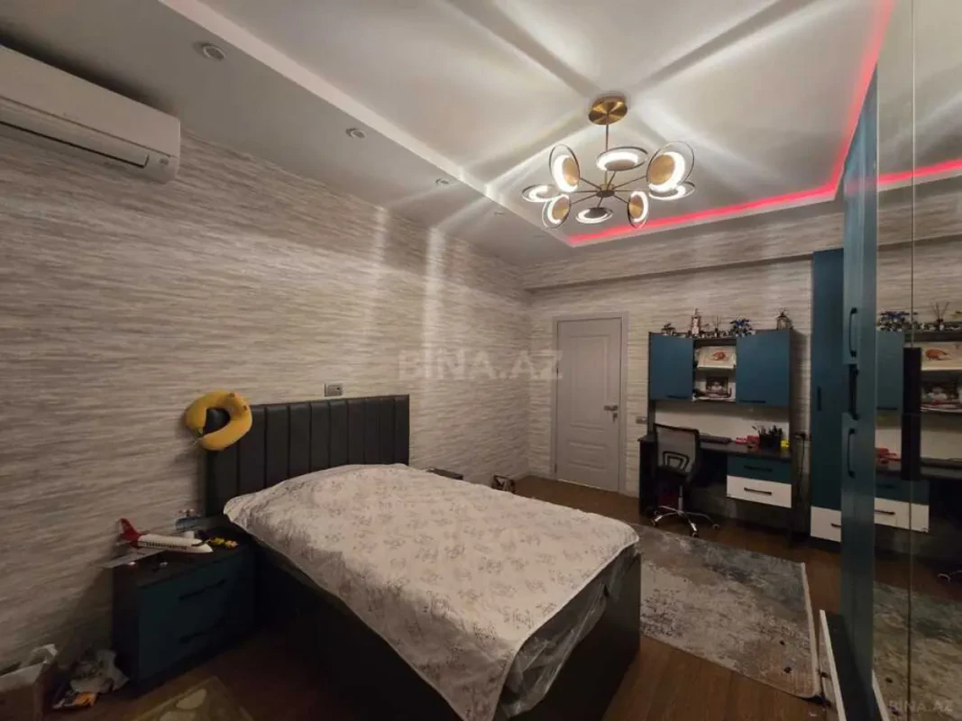 Kirayə verilir 6 otaqlı mənzil 271 m²