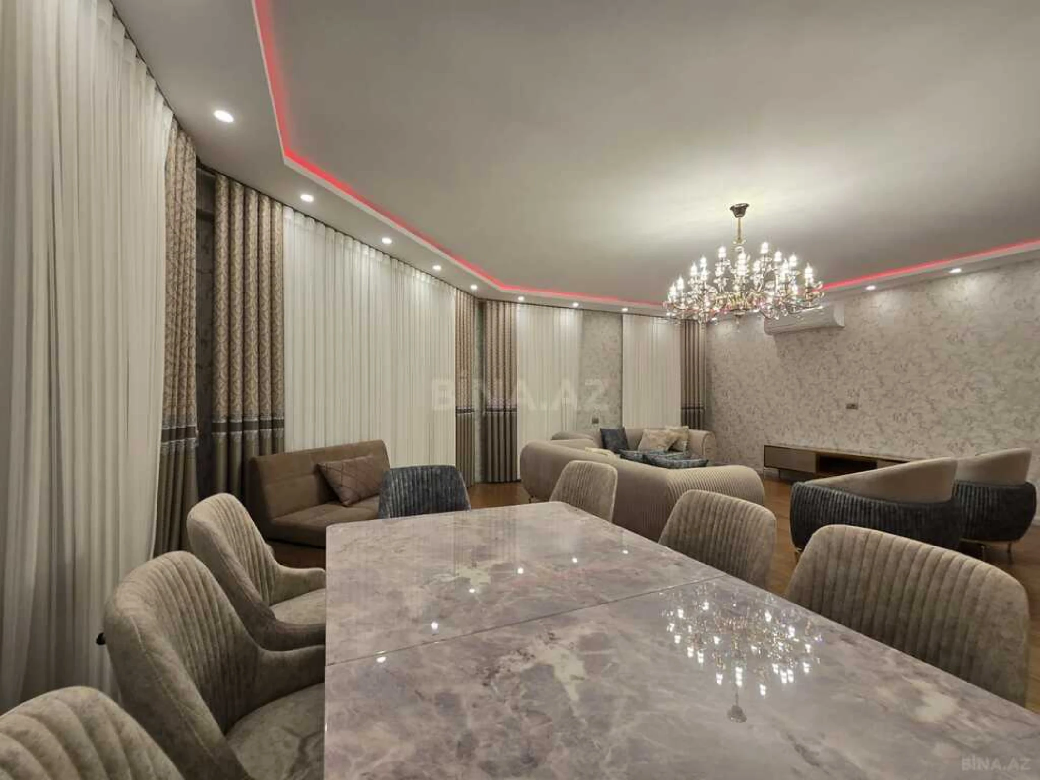 Kirayə verilir 6 otaqlı mənzil 271 m²