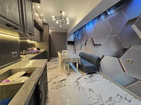 Kirayə verilir 6 otaqlı mənzil 271 m²