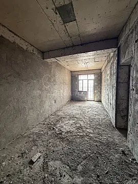 Satılır 3 otaqlı mənzil 140.6 m²