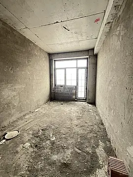 Satılır 4 otaqlı mənzil 173 m²