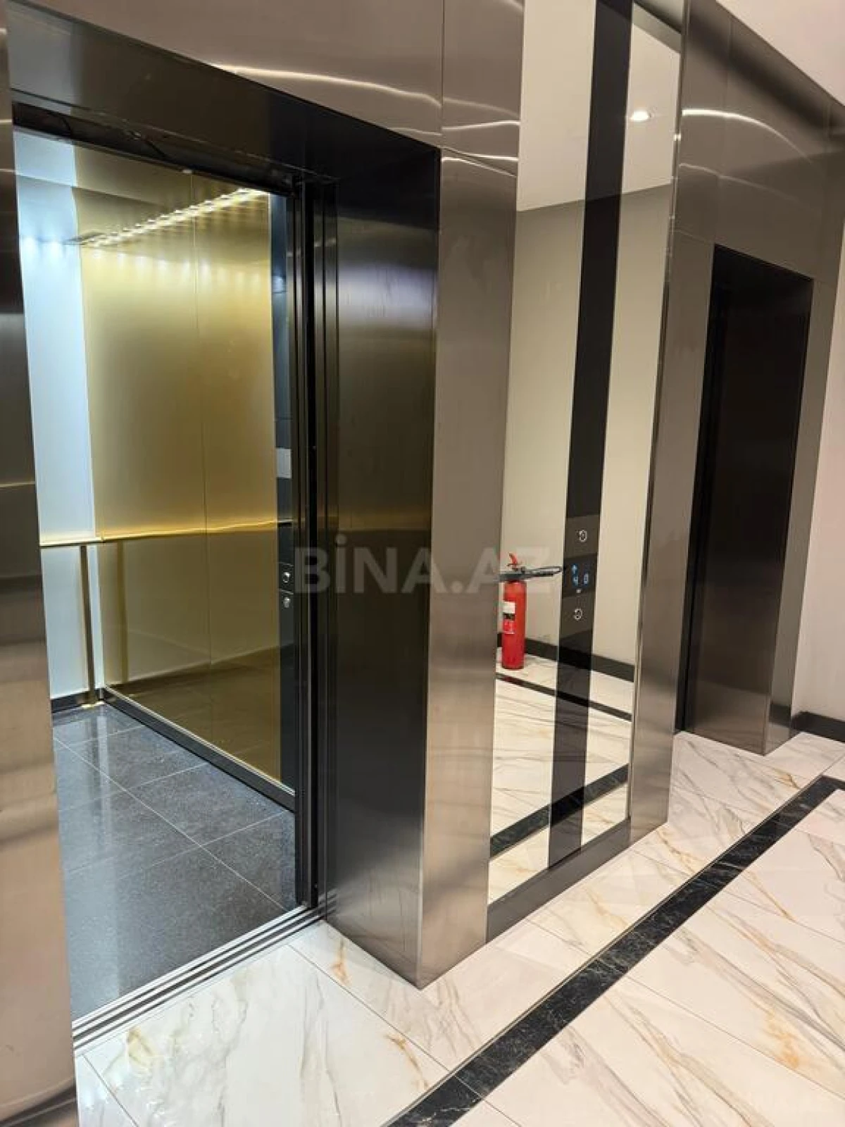 Satılır 2 otaqlı mənzil 74 m²