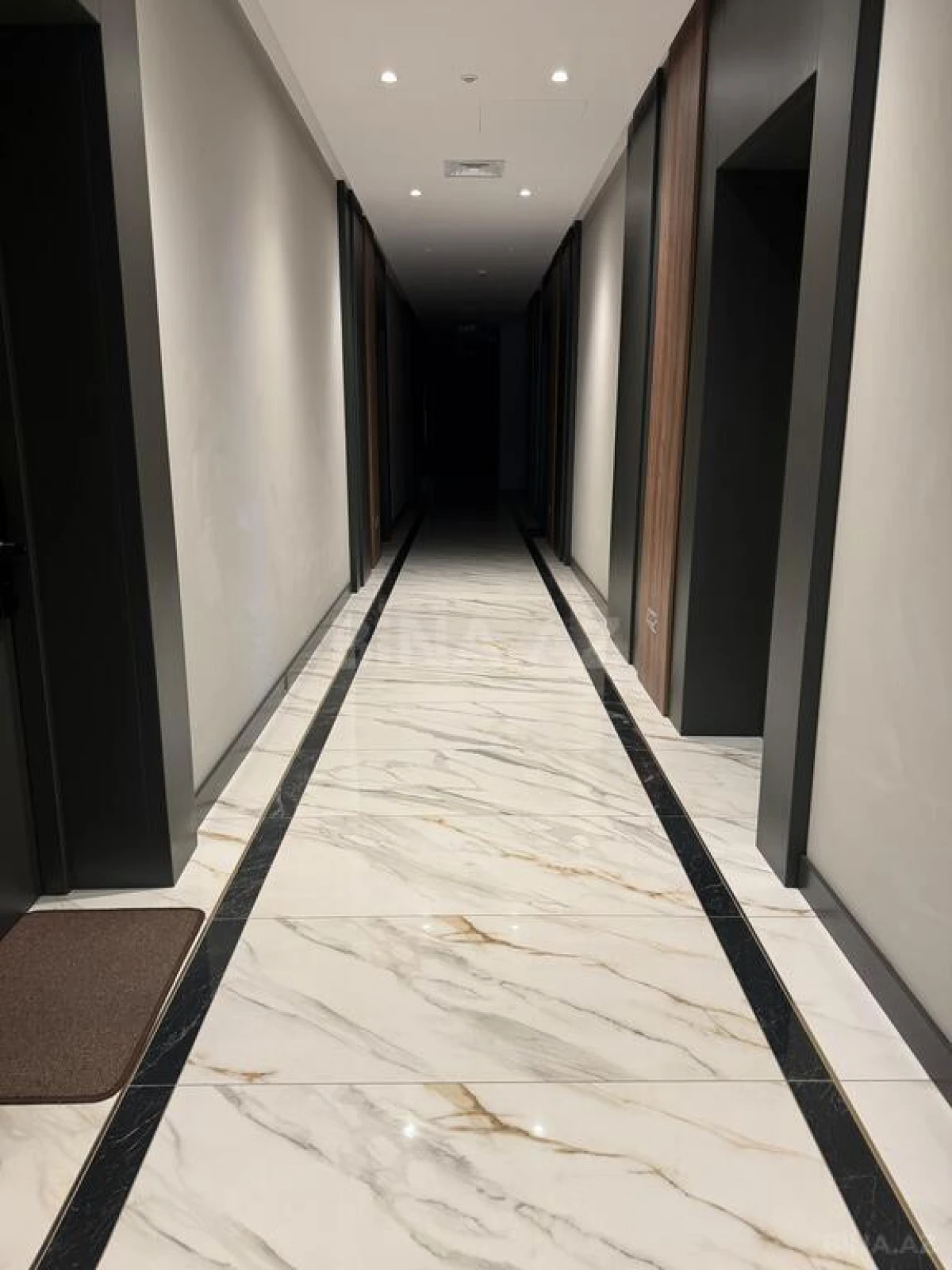 Satılır 2 otaqlı mənzil 74 m²