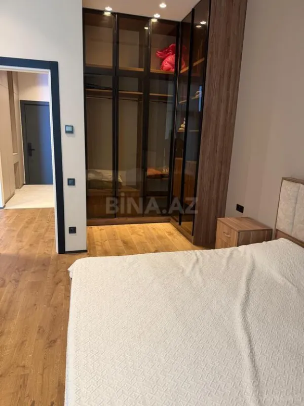 Satılır 2 otaqlı mənzil 74 m²