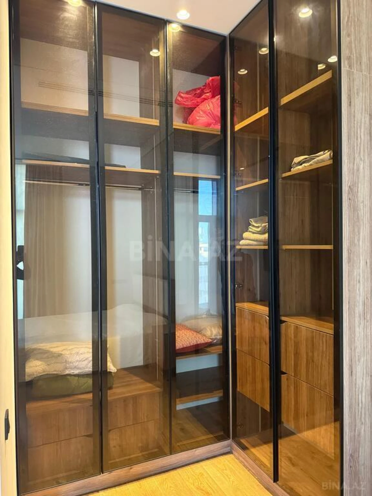 Satılır 2 otaqlı mənzil 74 m²