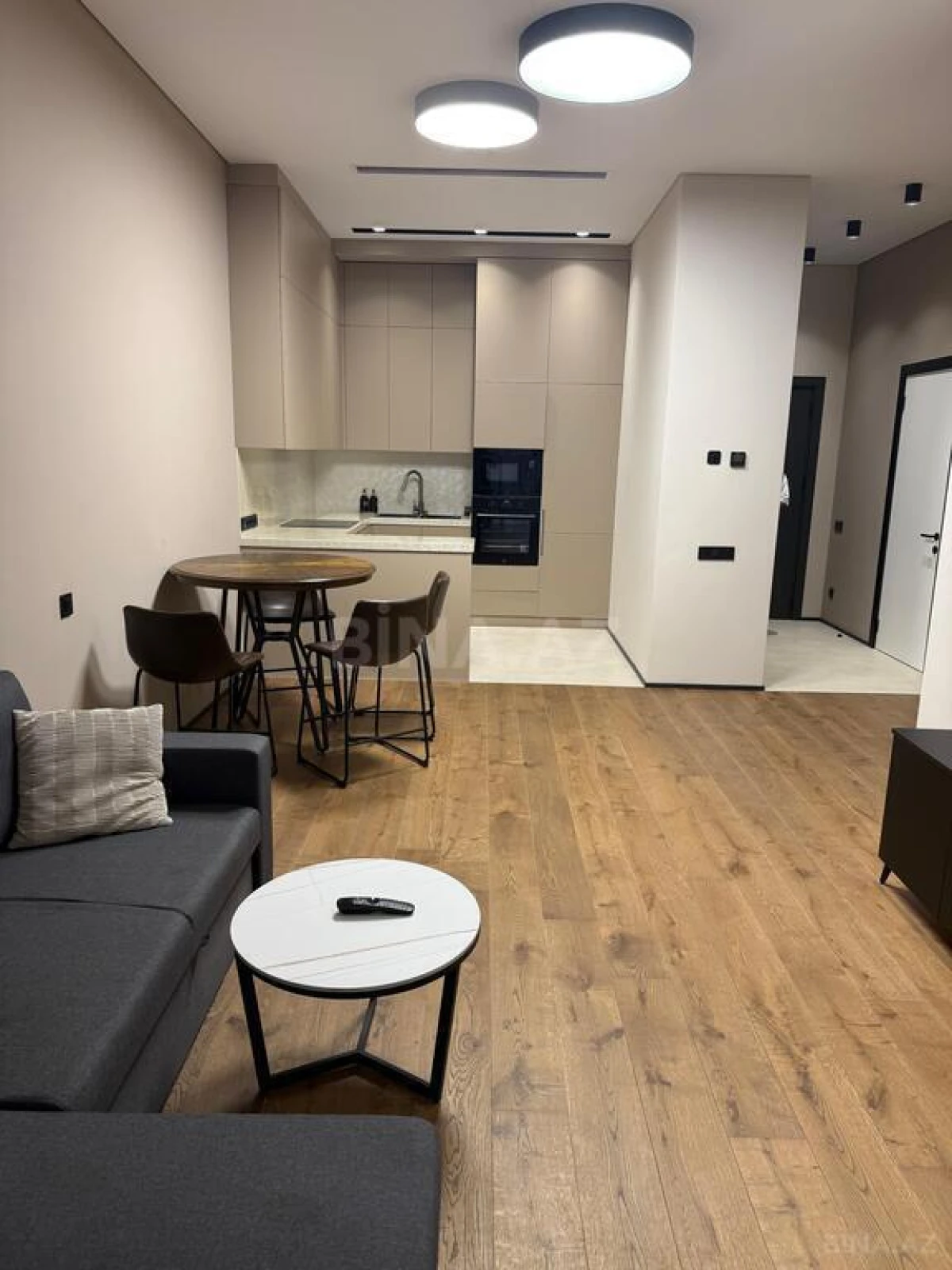Satılır 2 otaqlı mənzil 74 m²