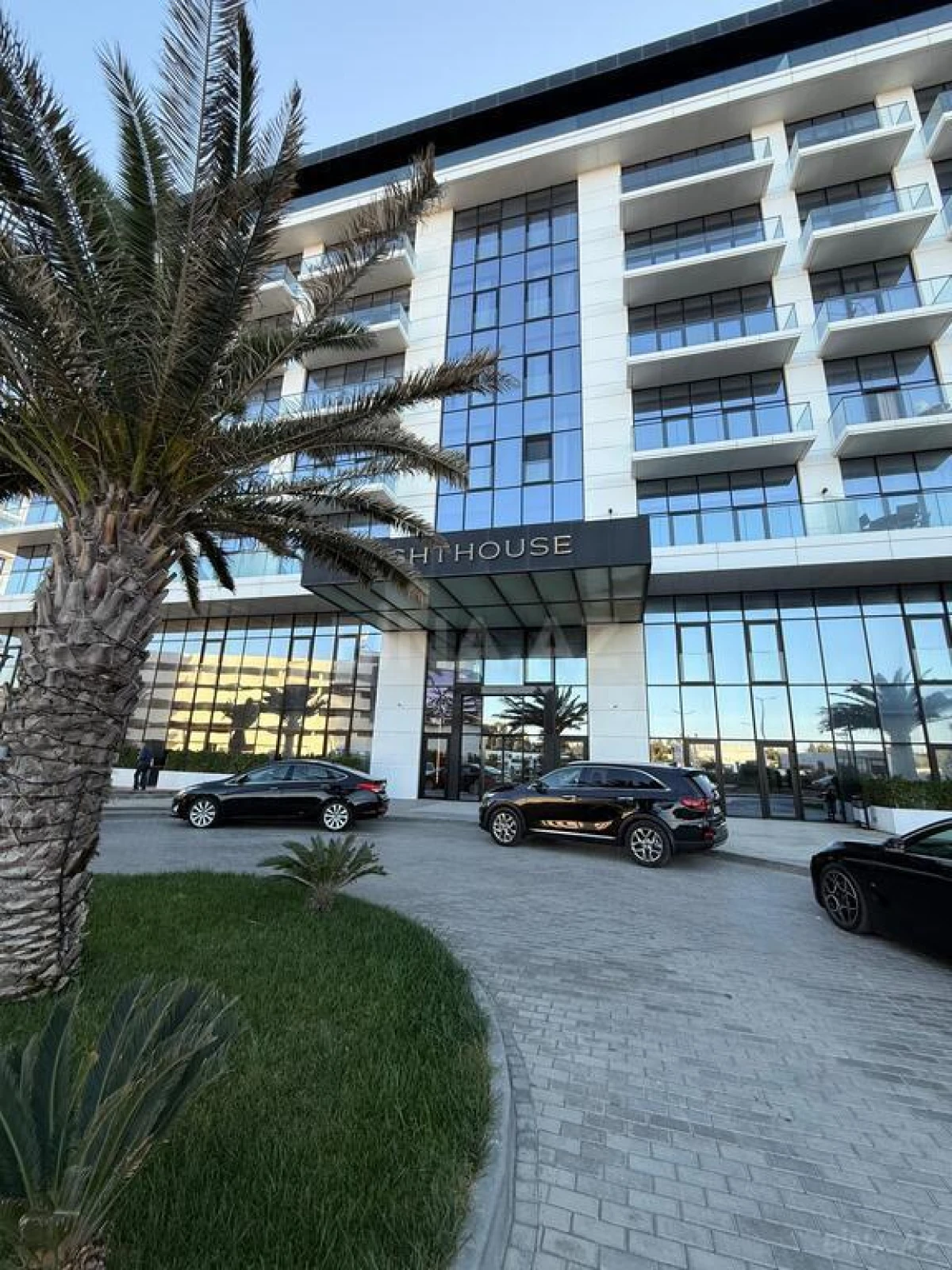 Satılır 2 otaqlı mənzil 74 m²