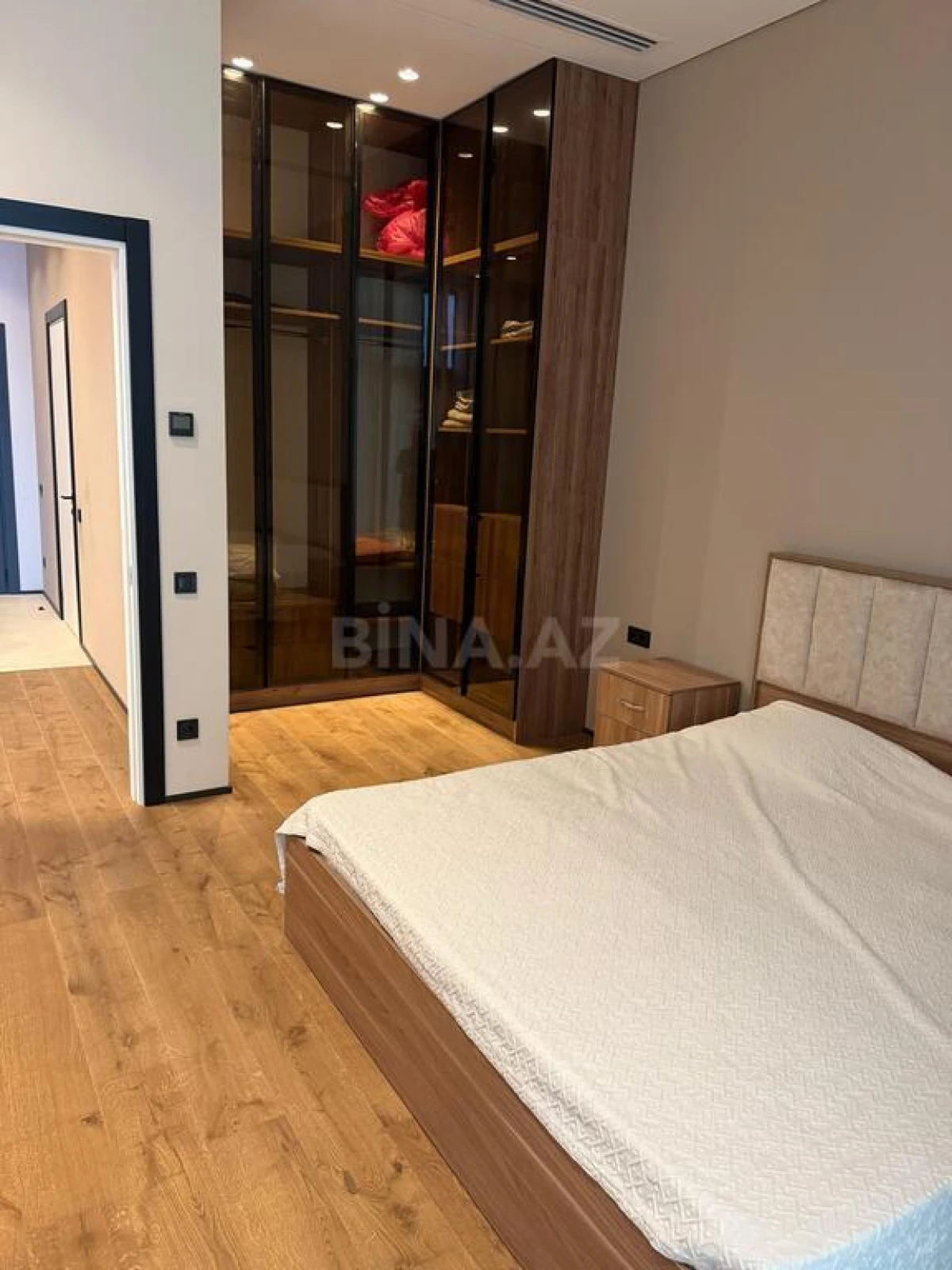 Satılır 2 otaqlı mənzil 74 m²