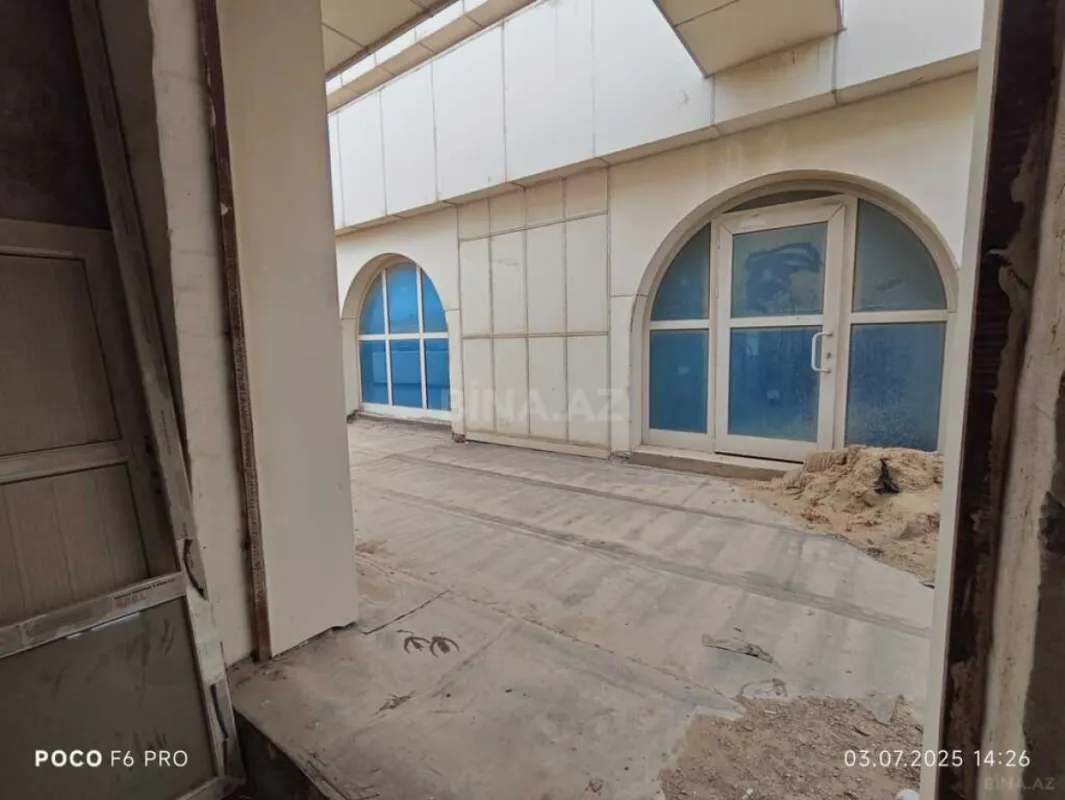 Satılır 4 otaqlı mənzil 2215 m²