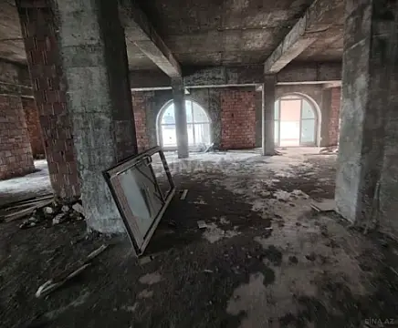 Satılır 4 otaqlı mənzil 2215 m²